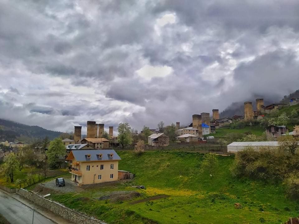 Tetne Qor Guesthouse Mestia Dış mekan fotoğraf